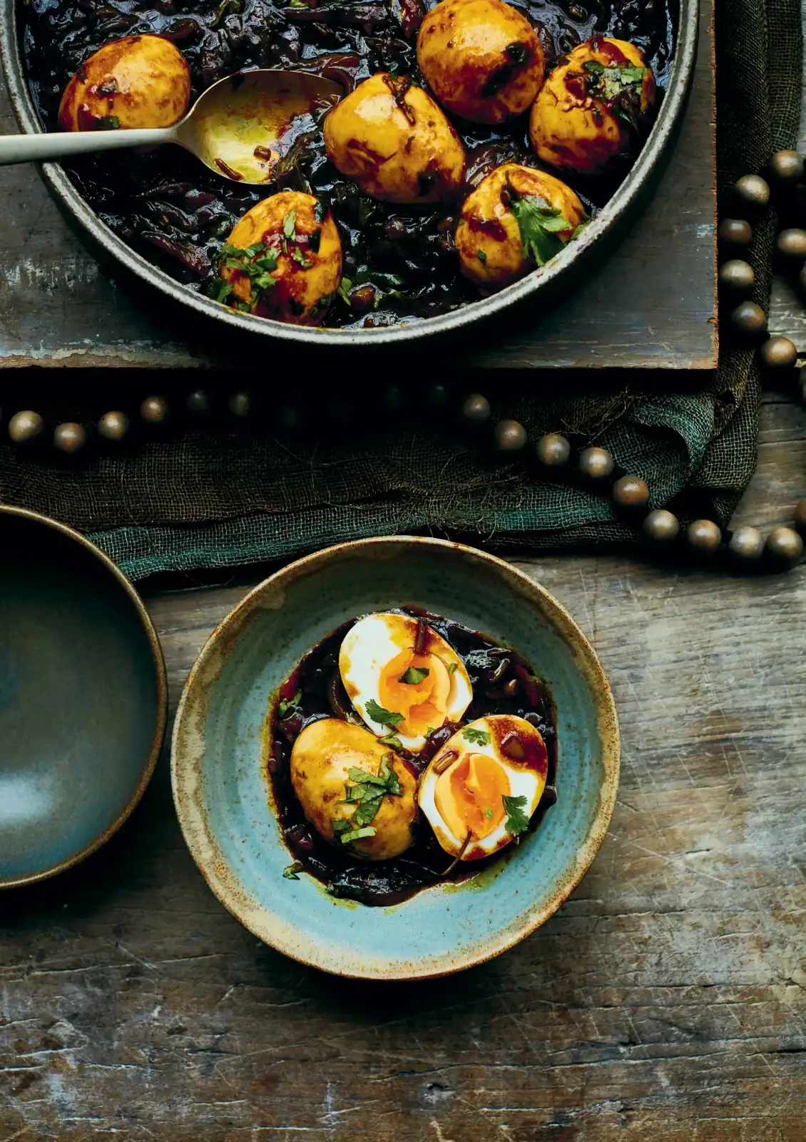 Khatteh Ande (Eggs in Tamarind Gravy)